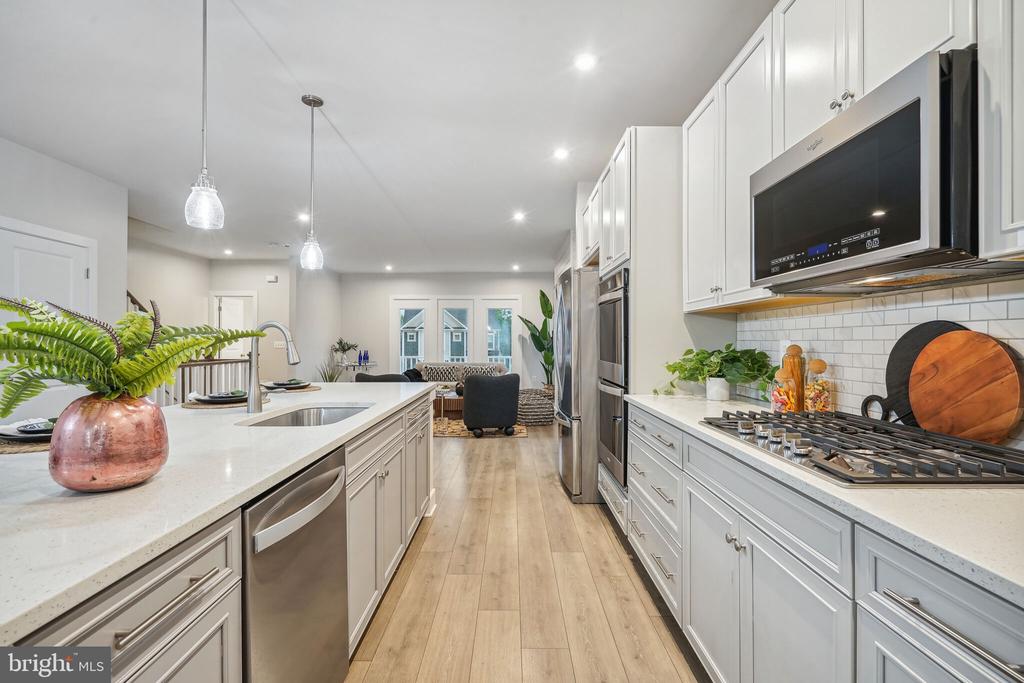 1494 MEADOWLARK GLEN ROAD