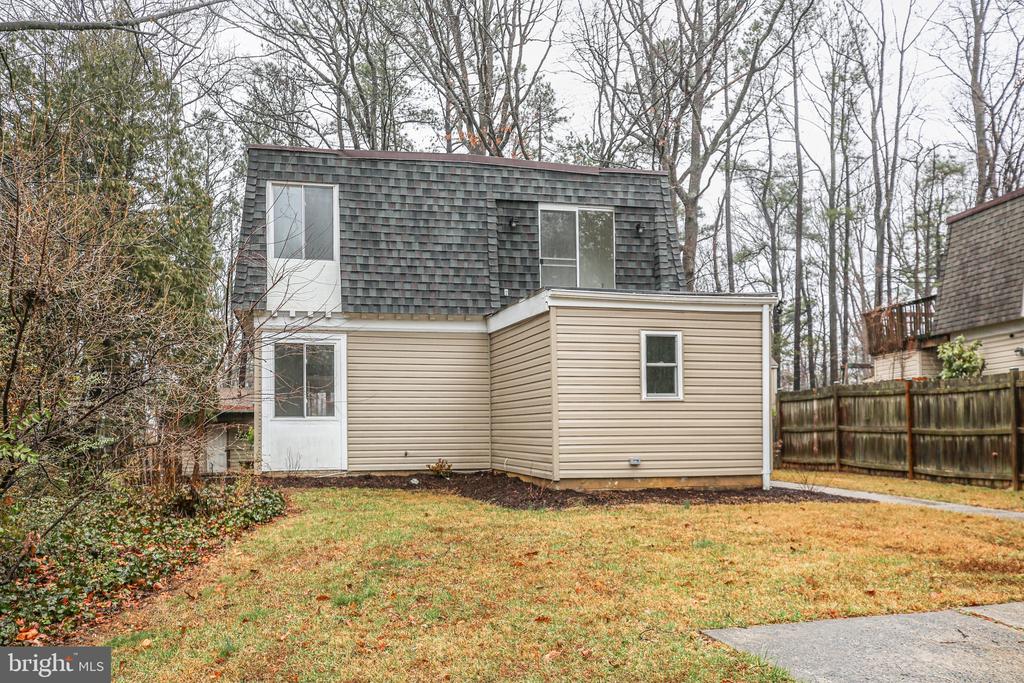 2306 KINGSBURY LANE