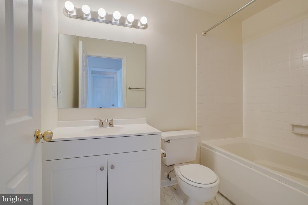 8068 STONEWALL BRIGADE COURT 101