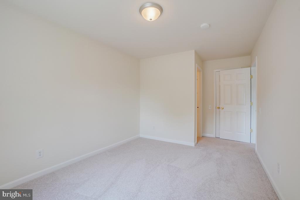 8068 STONEWALL BRIGADE COURT 101