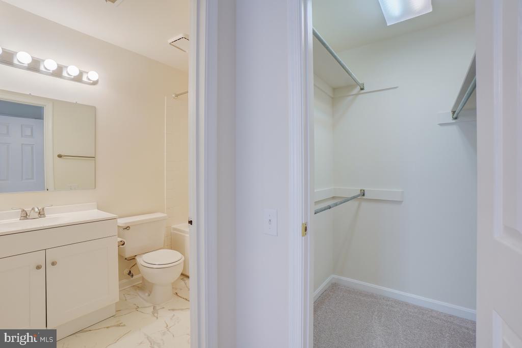 8068 STONEWALL BRIGADE COURT 101