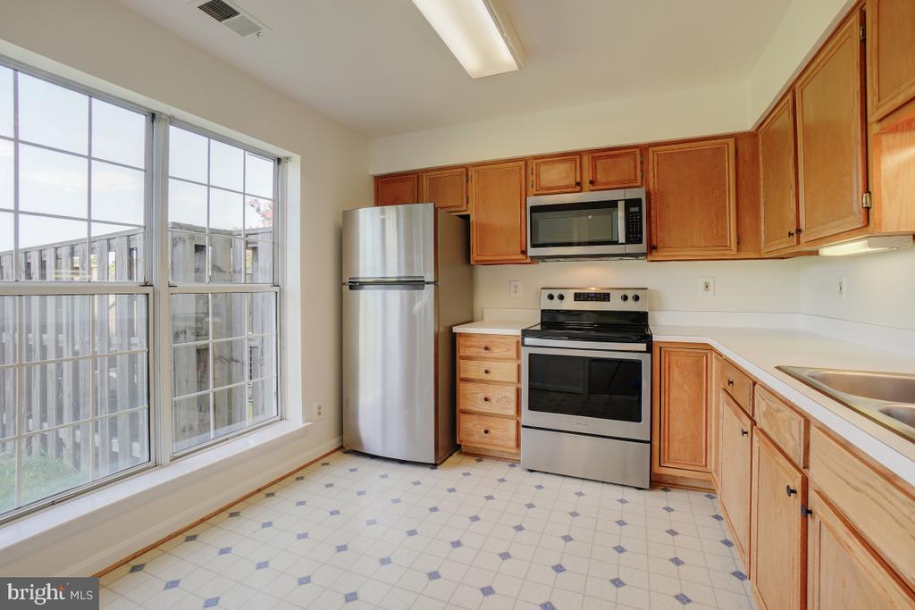 8068 STONEWALL BRIGADE COURT 101