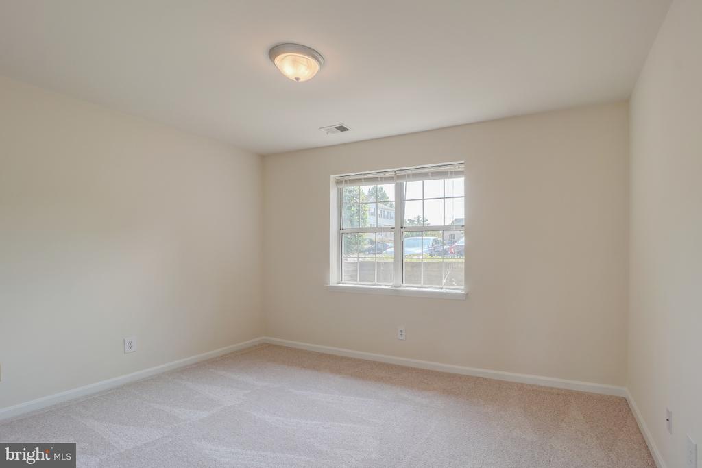 8068 STONEWALL BRIGADE COURT 101