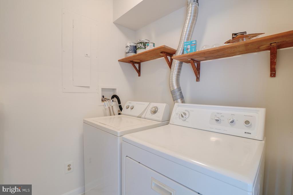 8068 STONEWALL BRIGADE COURT 101