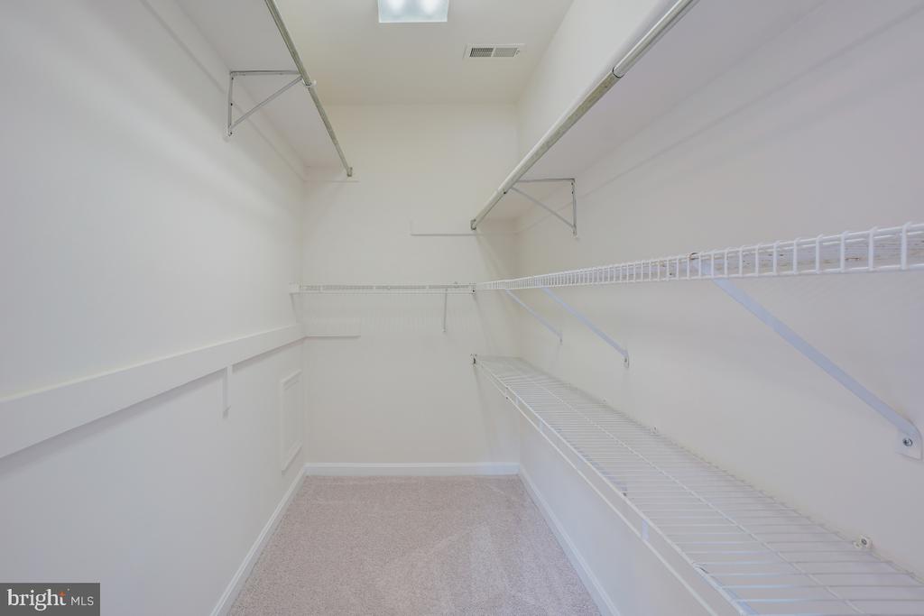 8068 STONEWALL BRIGADE COURT 101