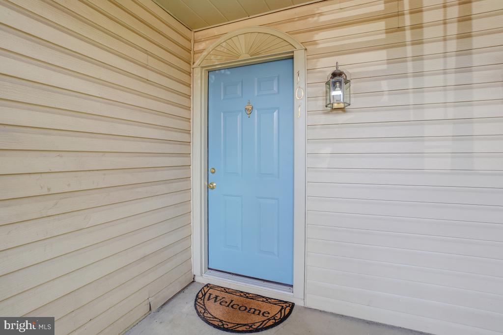 8068 STONEWALL BRIGADE COURT 101