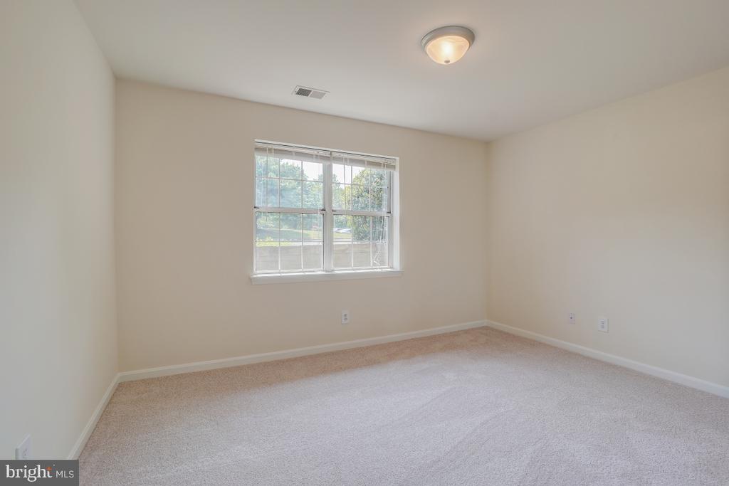 8068 STONEWALL BRIGADE COURT 101