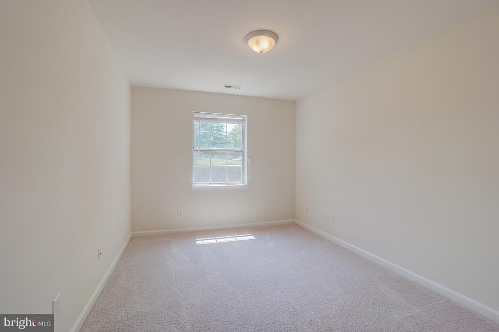 8068 STONEWALL BRIGADE COURT 101