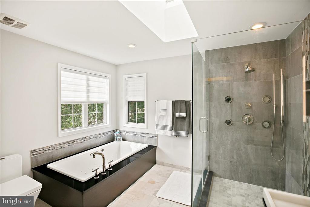 8735 DIAMOND HILL DRIVE