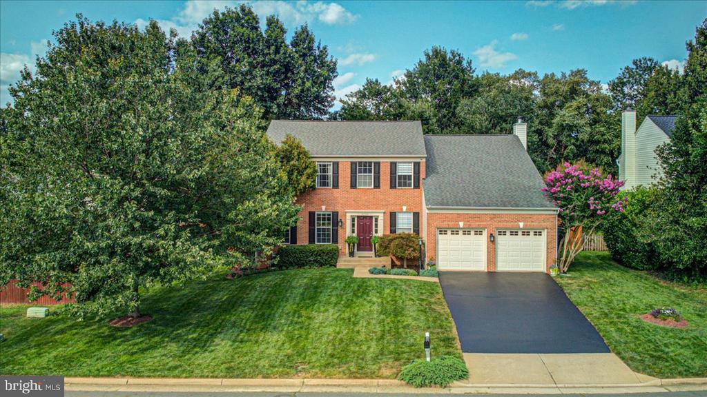 8735 DIAMOND HILL DRIVE