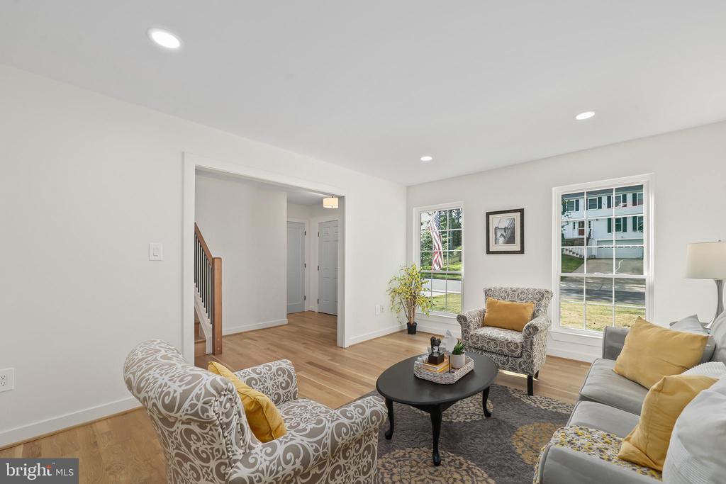 15432 BEACHVIEW DRIVE