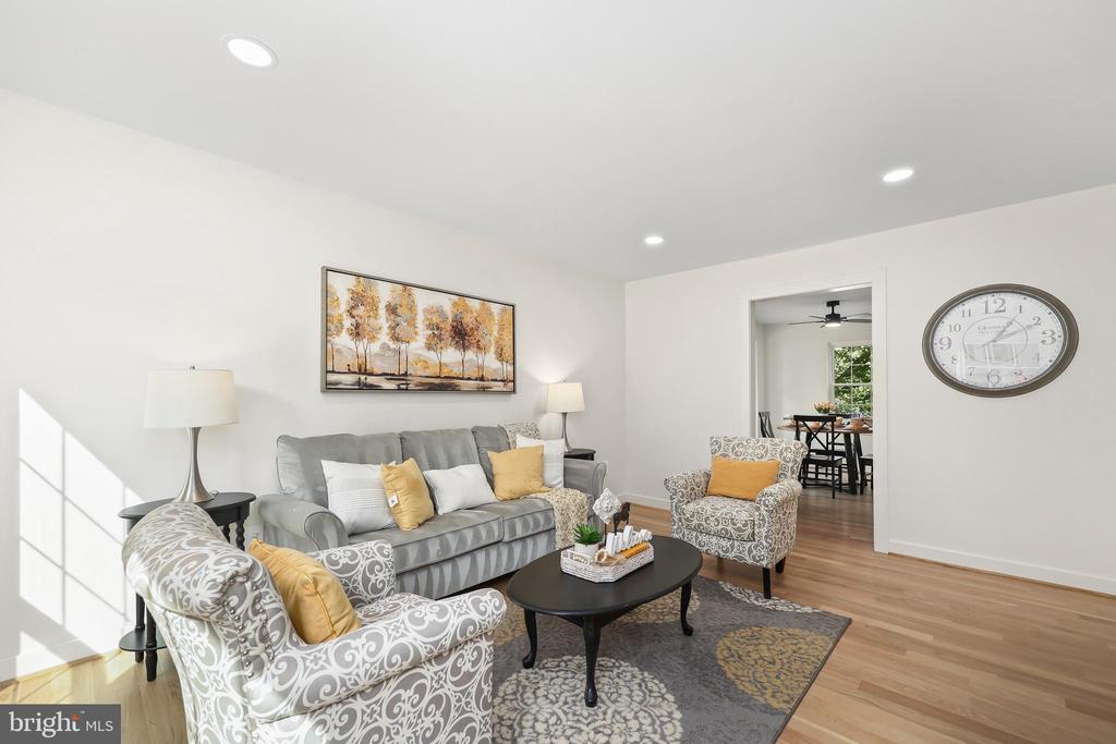 15432 BEACHVIEW DRIVE