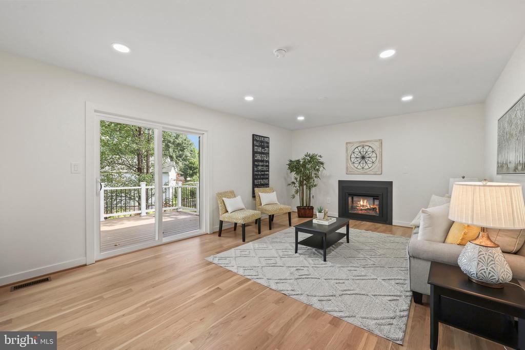15432 BEACHVIEW DRIVE
