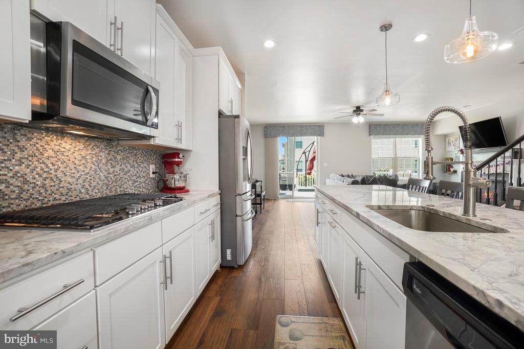 6602 BARTRAMS FOREST LANE