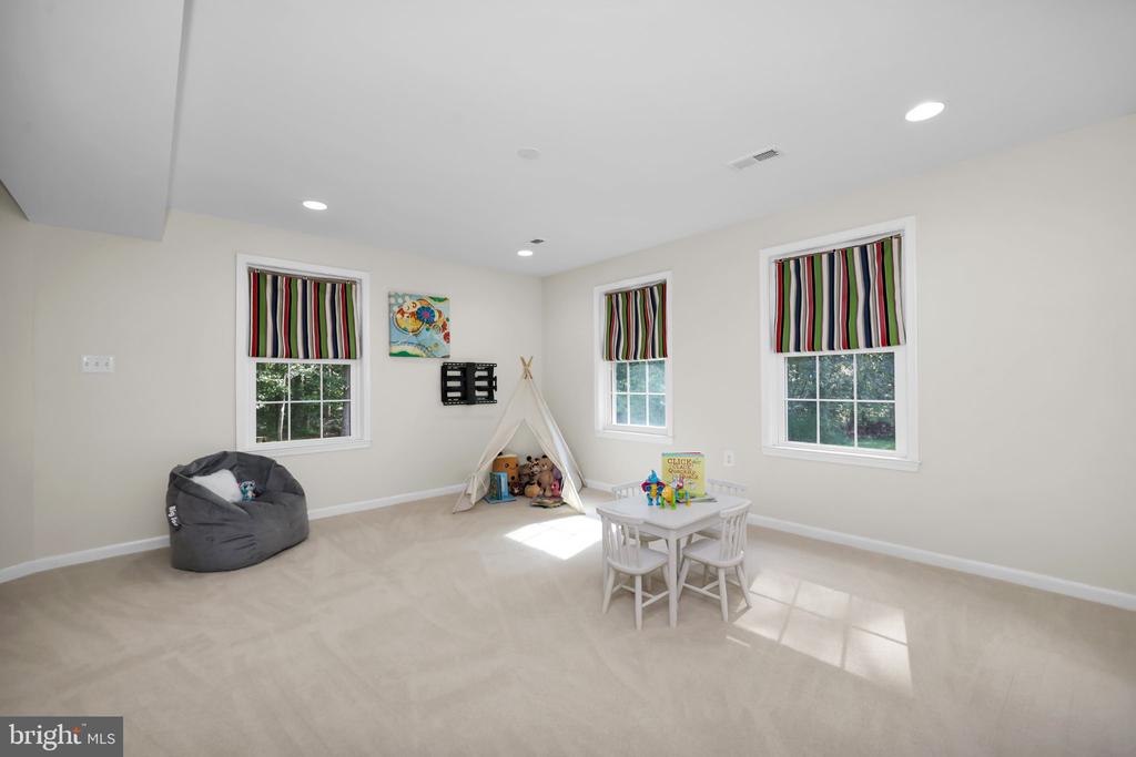 10705 PARKGATE DRIVE