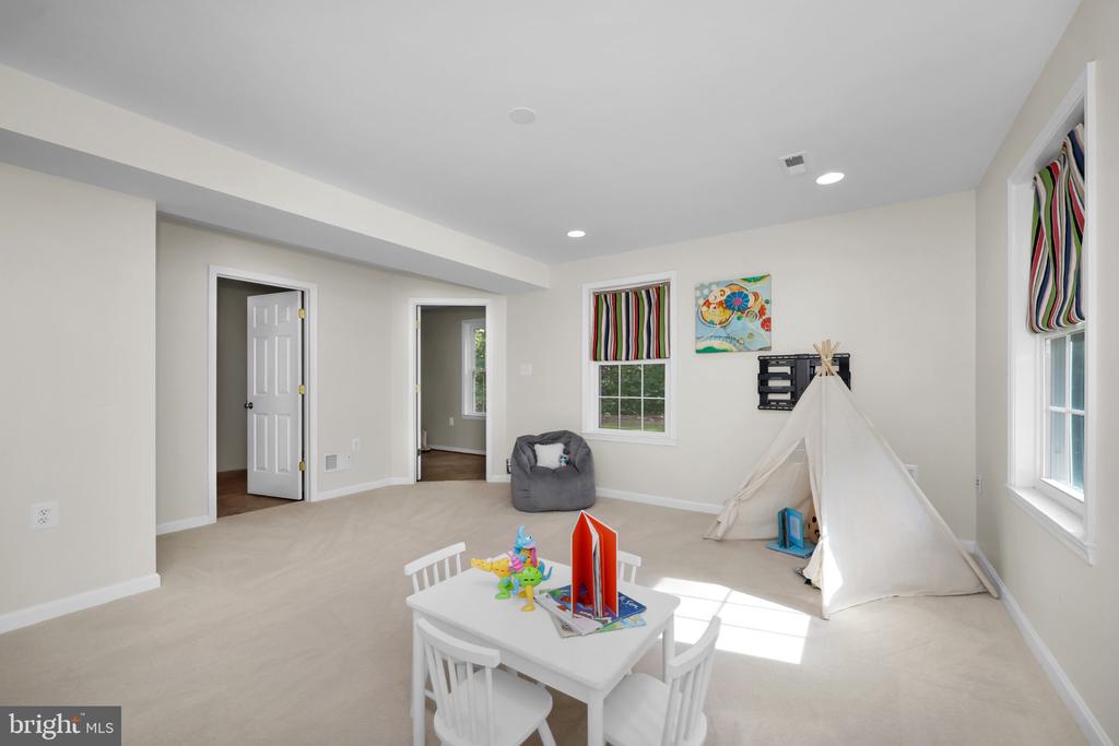 10705 PARKGATE DRIVE