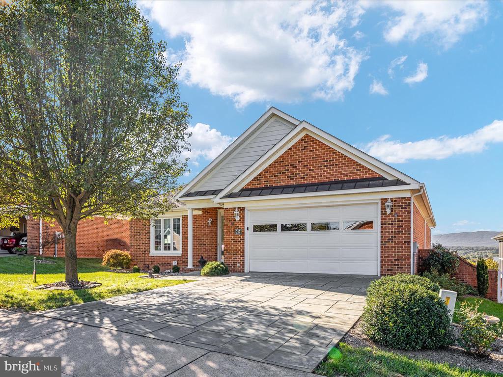 217 STONY POINTE WAY