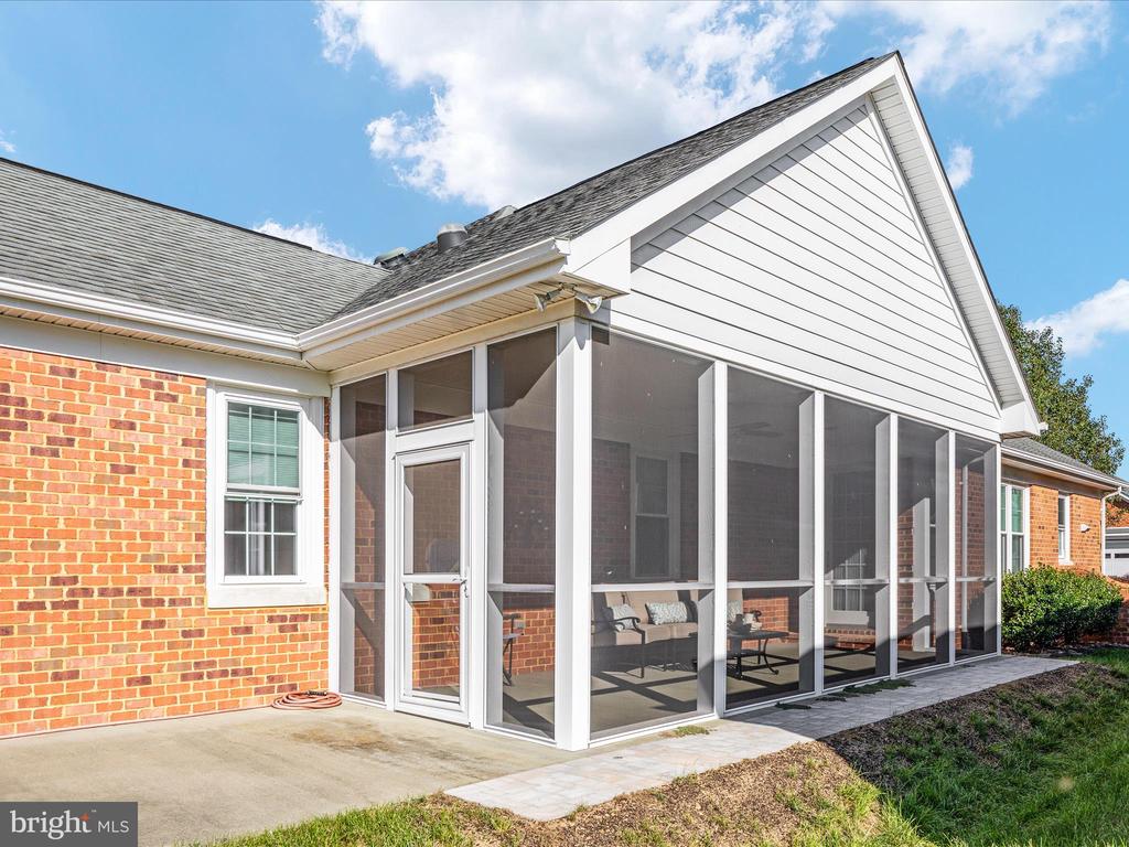 217 STONY POINTE WAY