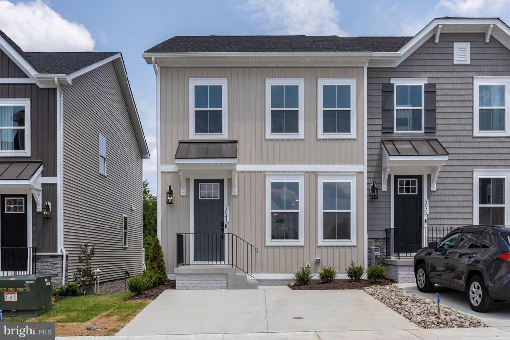 5041 BIGLEAF ROAD