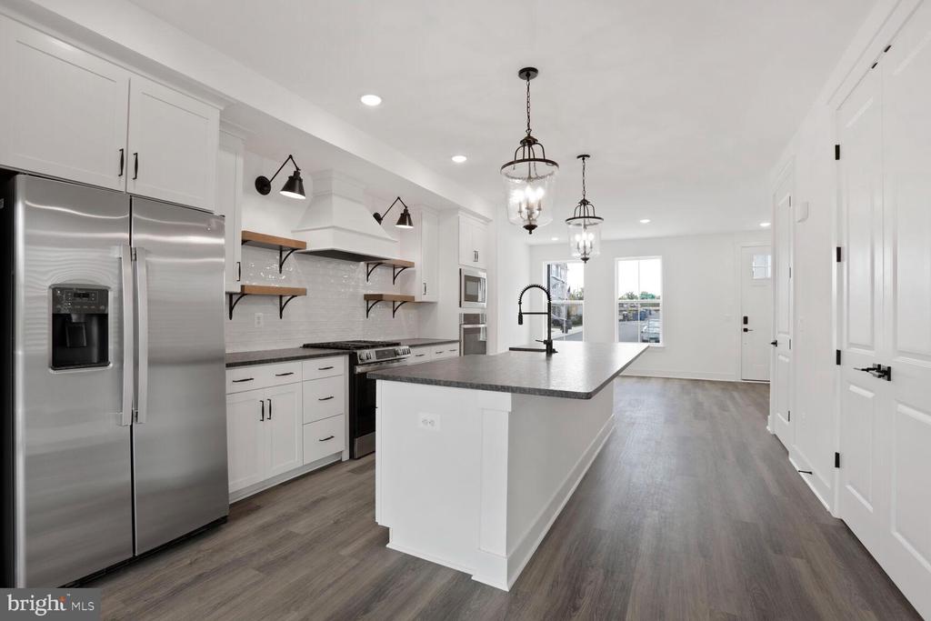 5041 BIGLEAF ROAD