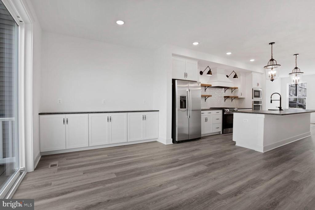 5041 BIGLEAF ROAD