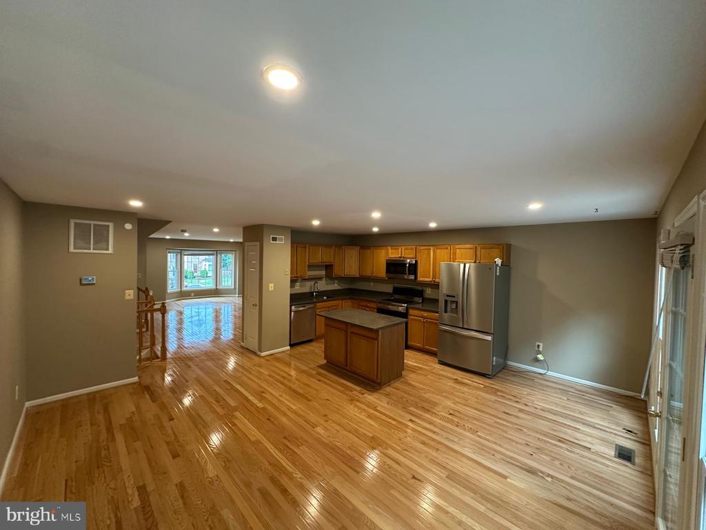 208 FAIR OAKS AVENUE