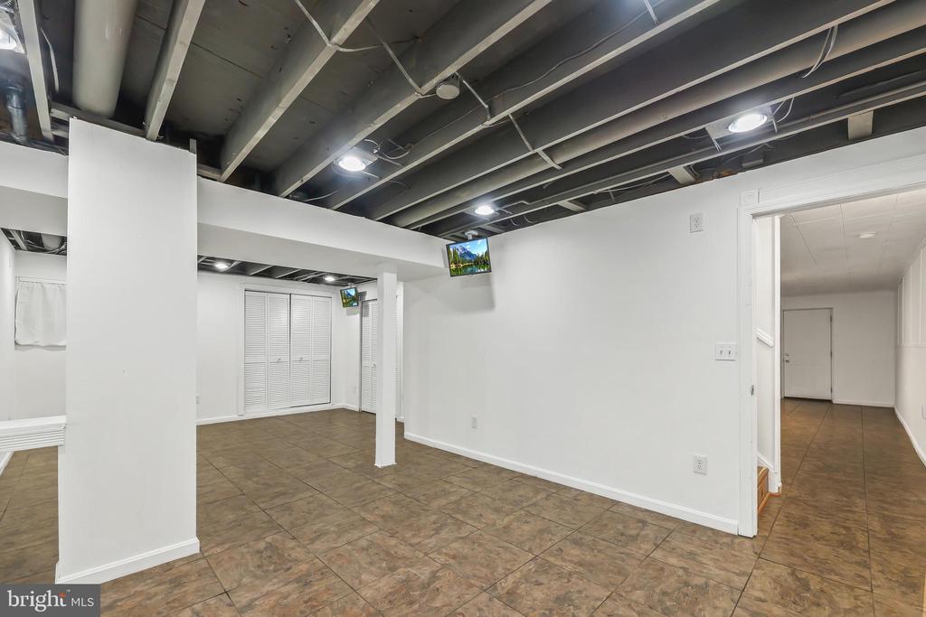 1012 ISABELLA DRIVE