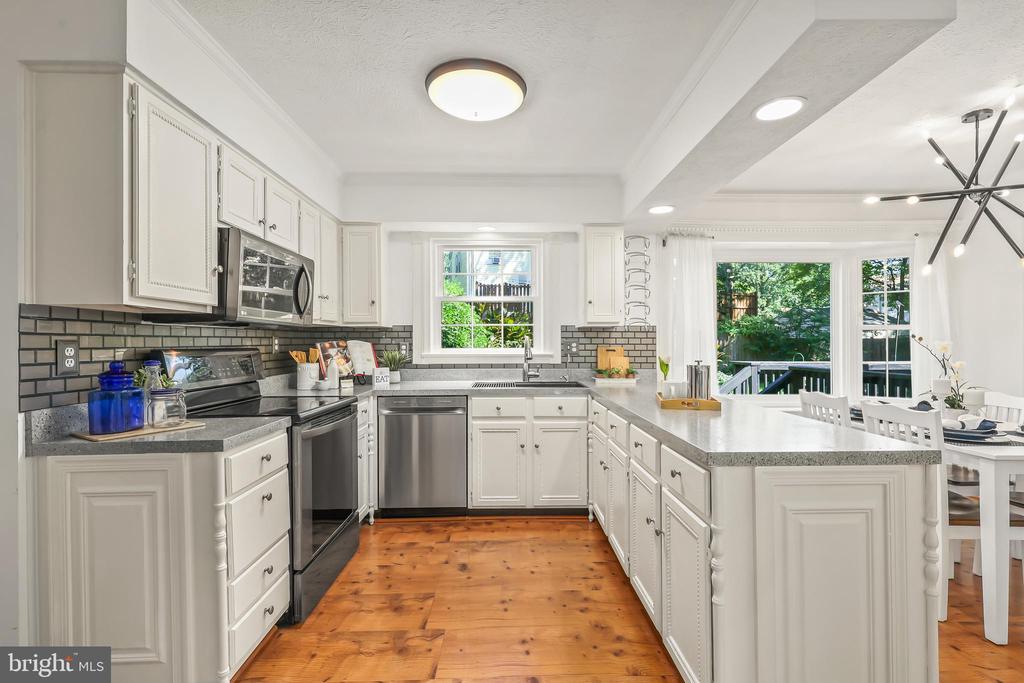 1012 ISABELLA DRIVE
