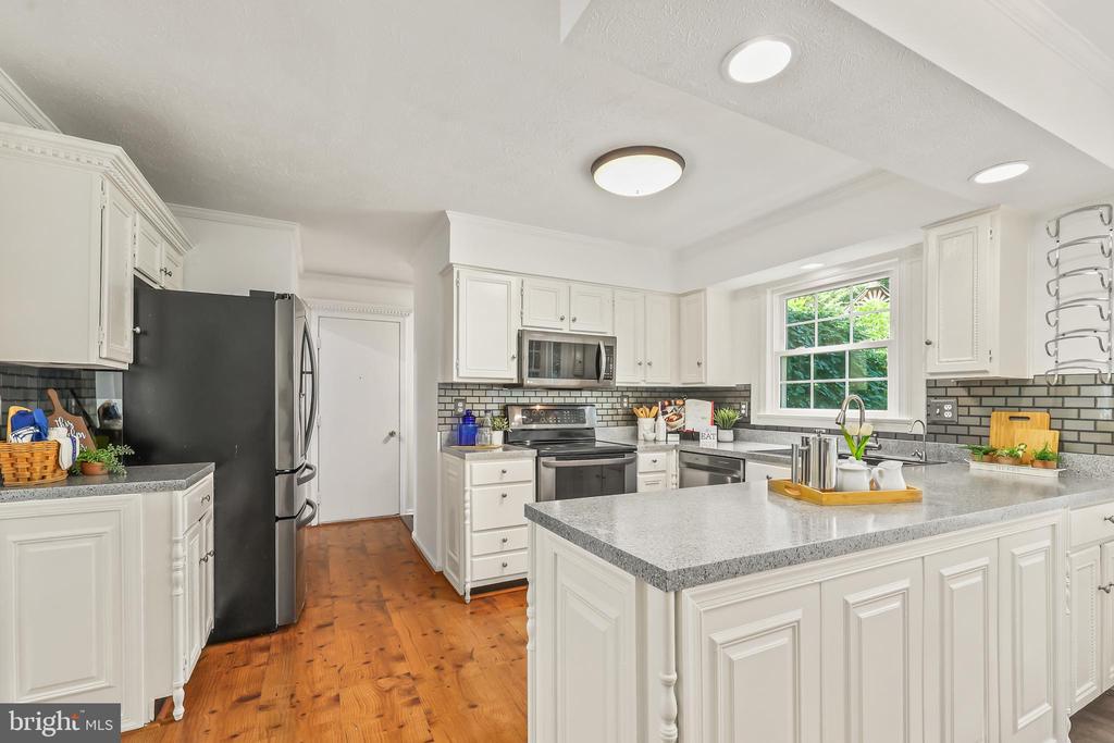 1012 ISABELLA DRIVE