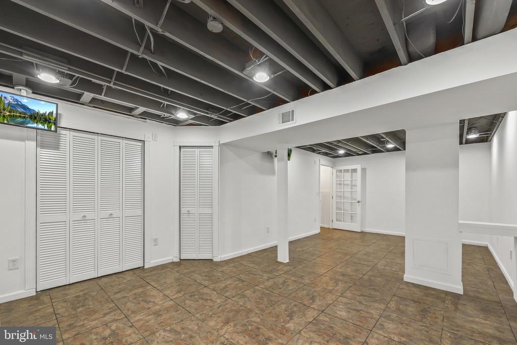 1012 ISABELLA DRIVE