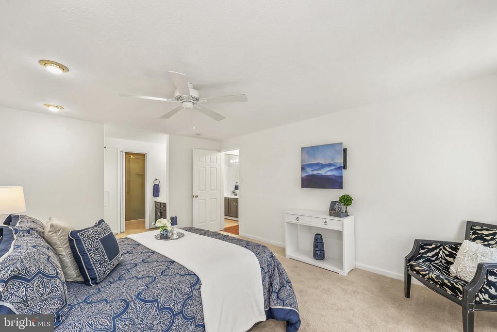 1012 ISABELLA DRIVE