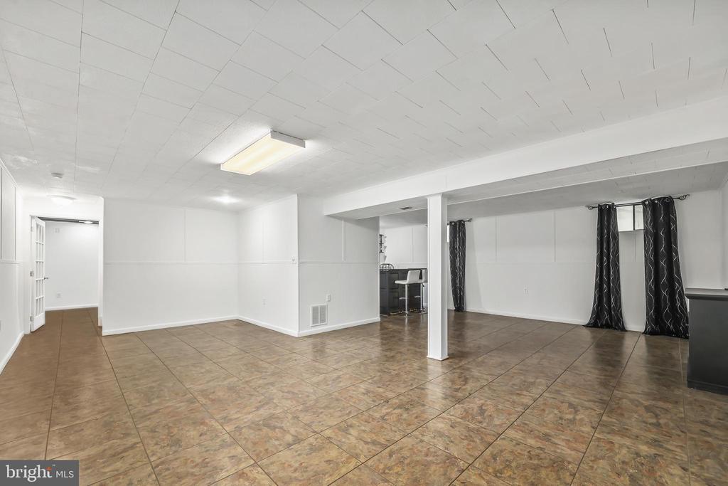 1012 ISABELLA DRIVE
