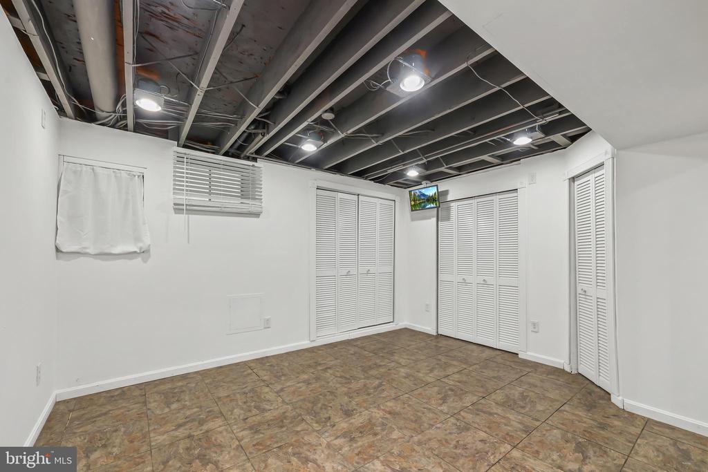 1012 ISABELLA DRIVE