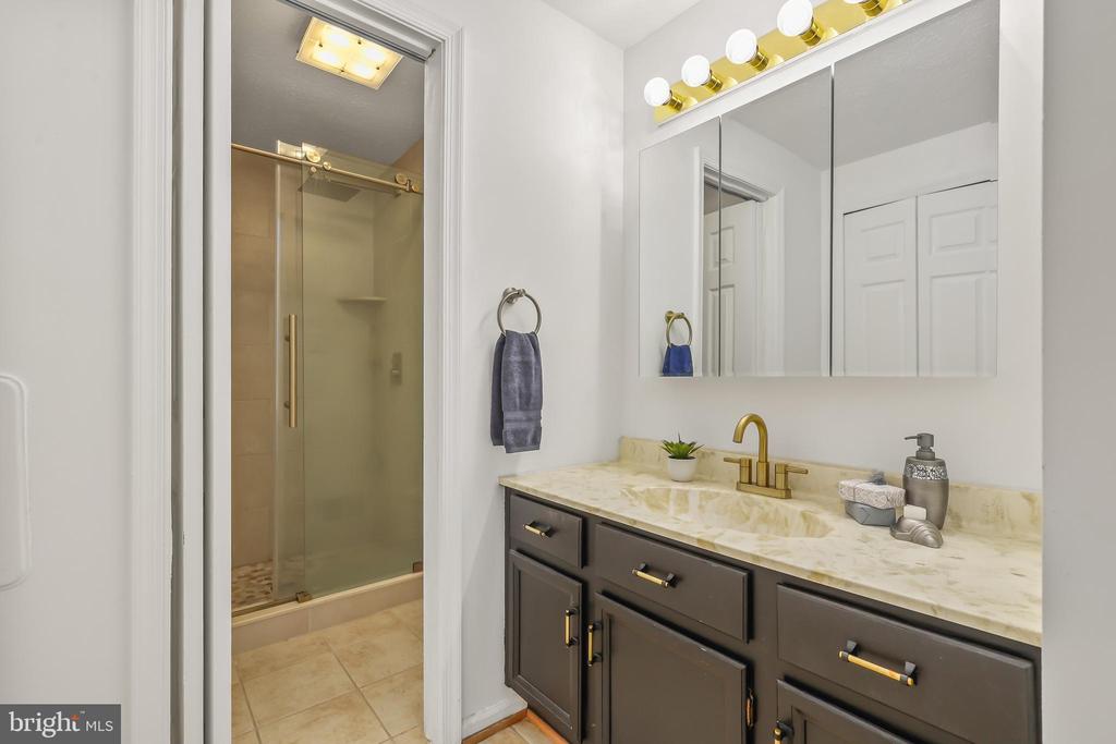1012 ISABELLA DRIVE