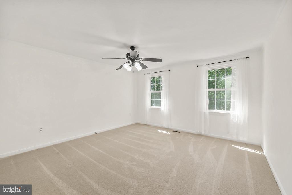1012 ISABELLA DRIVE