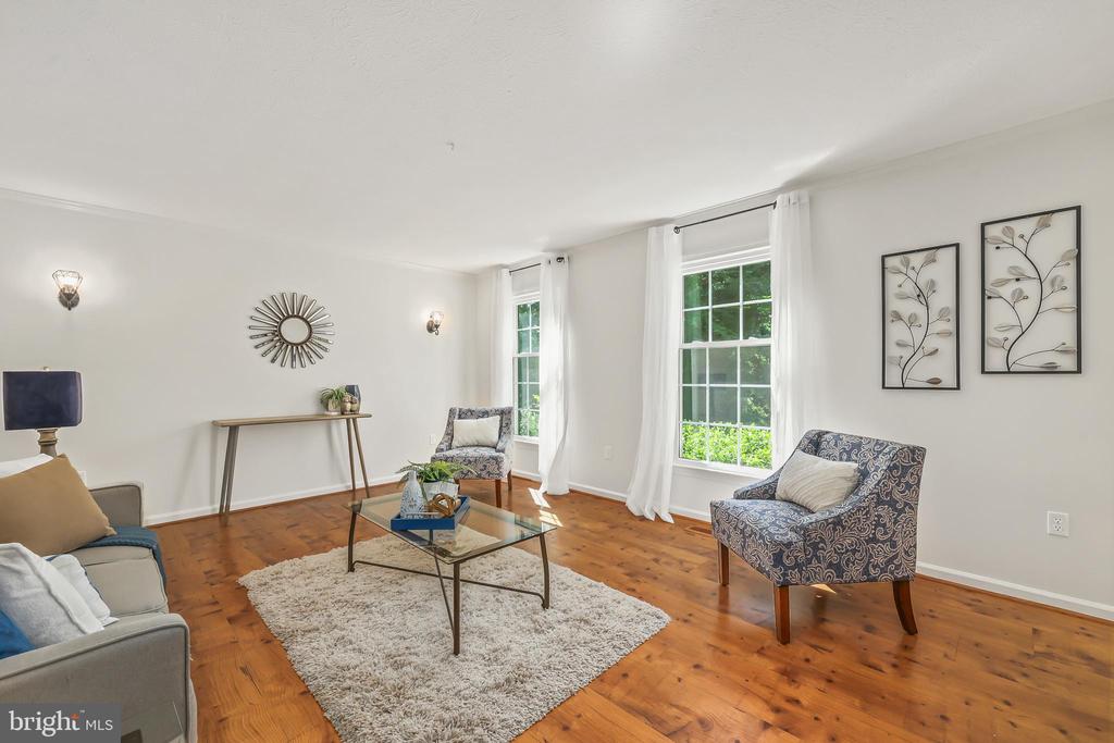 1012 ISABELLA DRIVE
