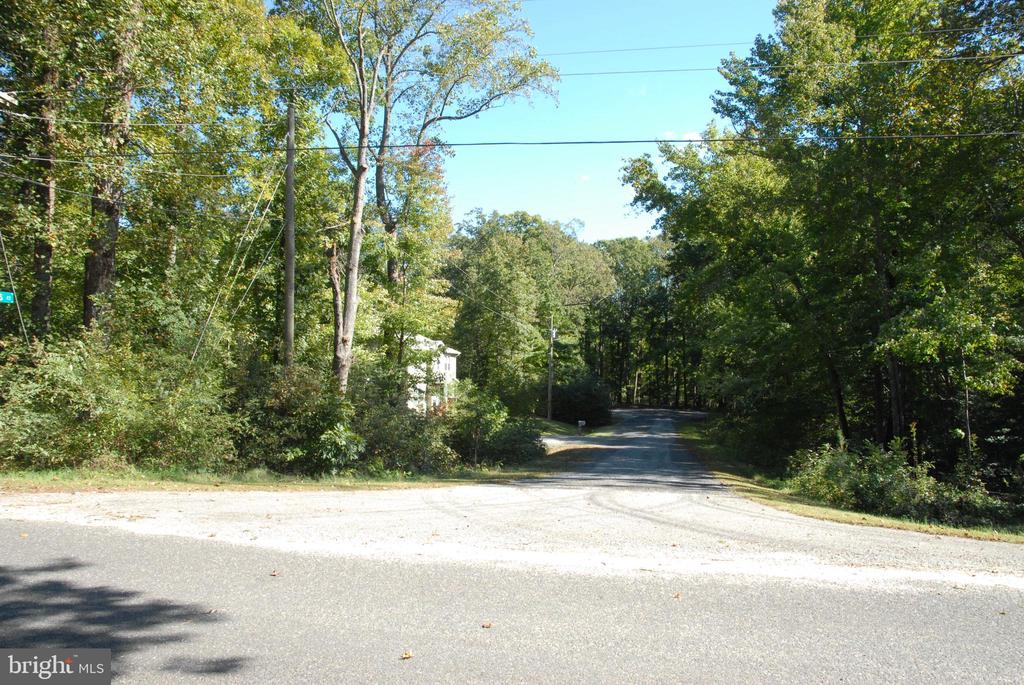 Lot 83 - COMMONS COURT
