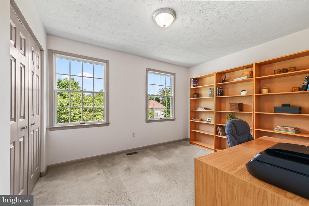 1605 FORT BRADDOCK COURT