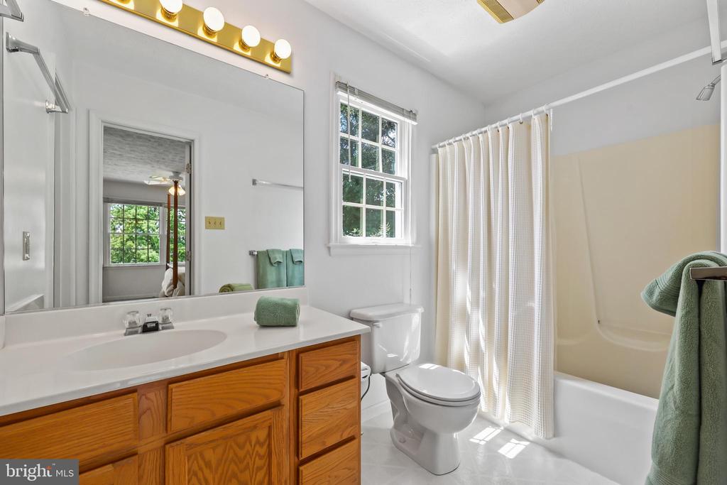 1605 FORT BRADDOCK COURT