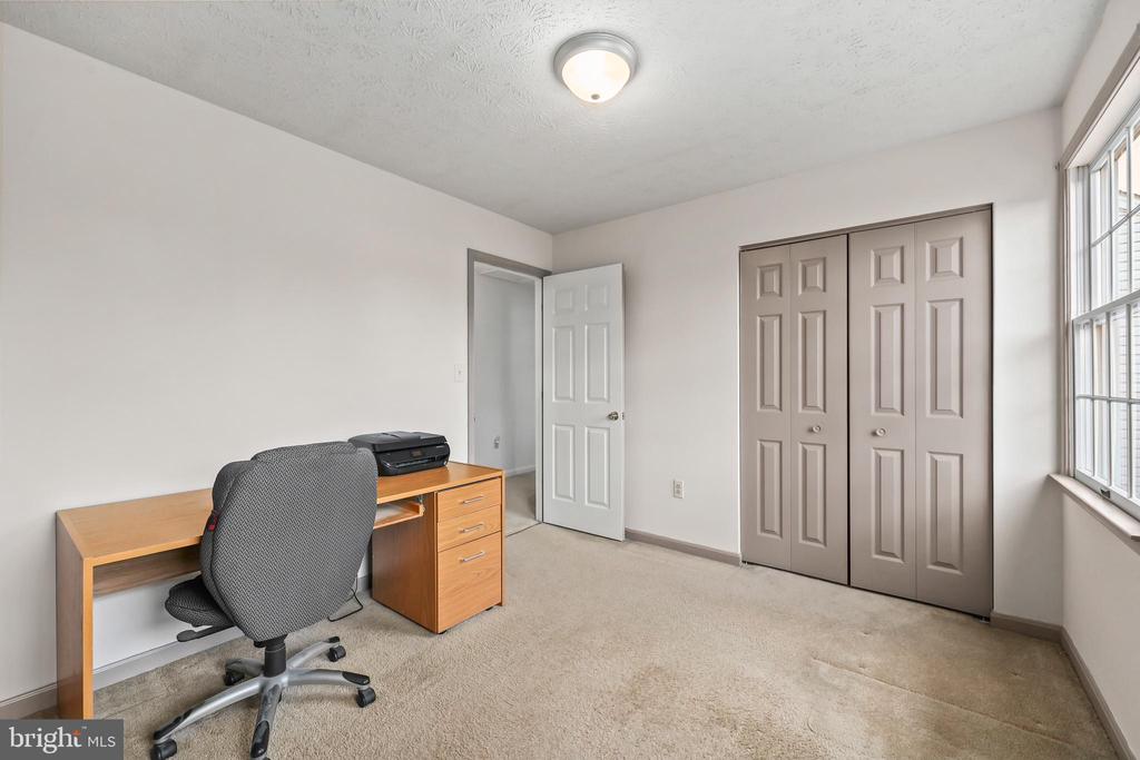 1605 FORT BRADDOCK COURT
