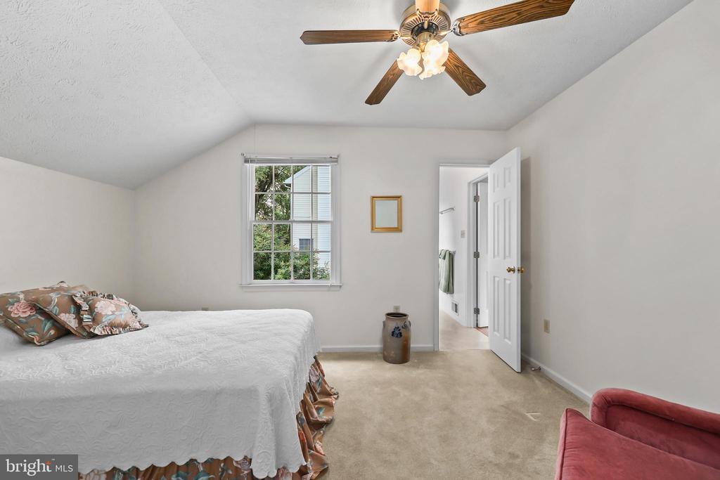 1605 FORT BRADDOCK COURT