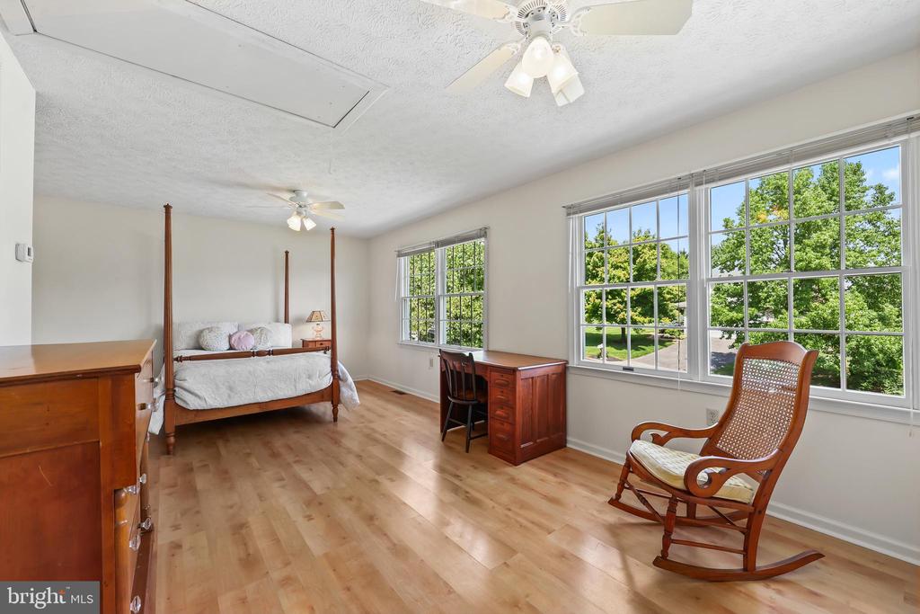 1605 FORT BRADDOCK COURT