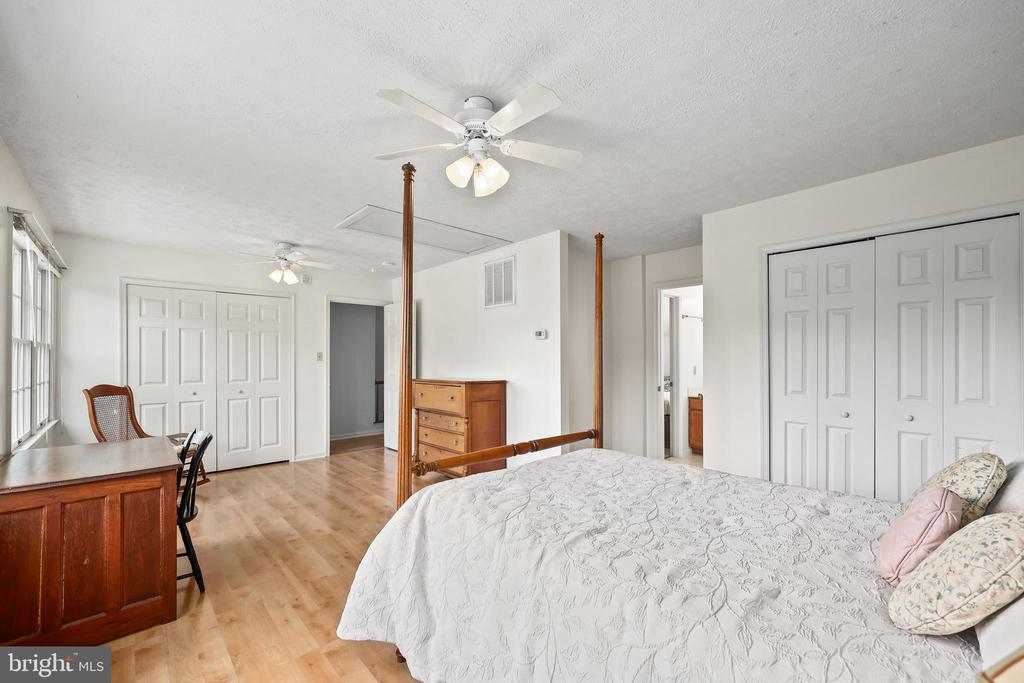 1605 FORT BRADDOCK COURT