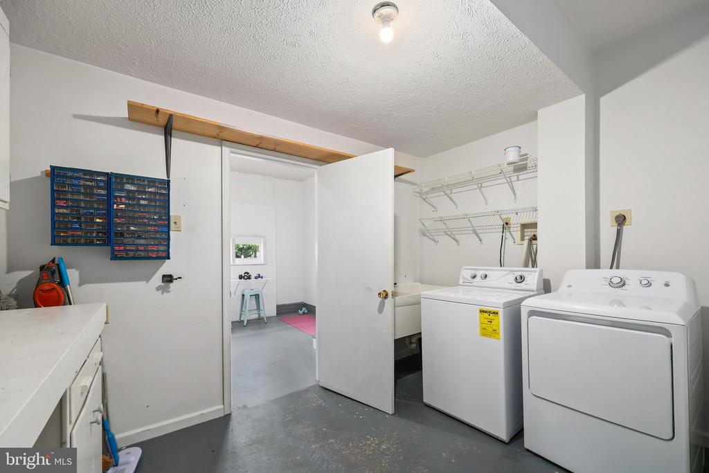 1605 FORT BRADDOCK COURT