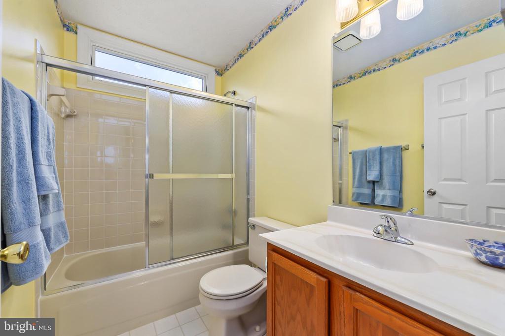 1605 FORT BRADDOCK COURT