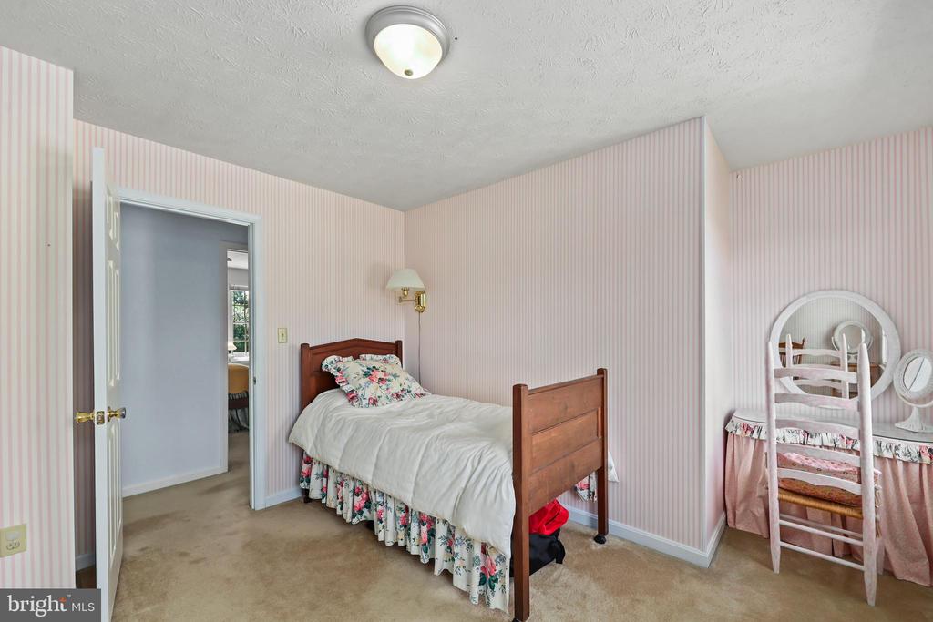 1605 FORT BRADDOCK COURT
