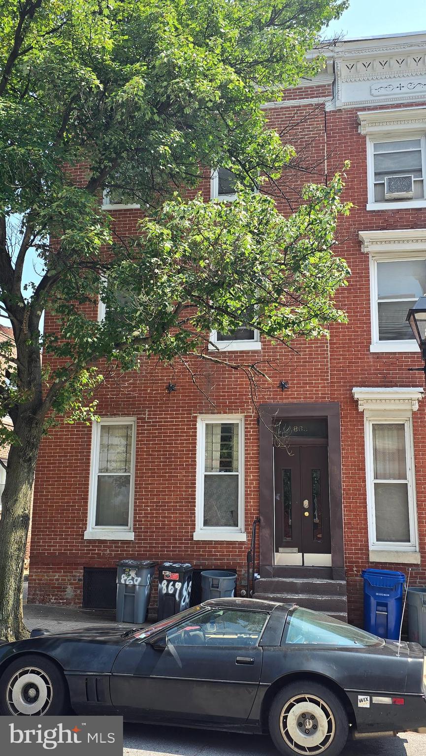869 HOLLINS STREET 3R