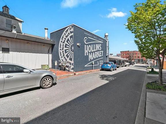 869 HOLLINS STREET