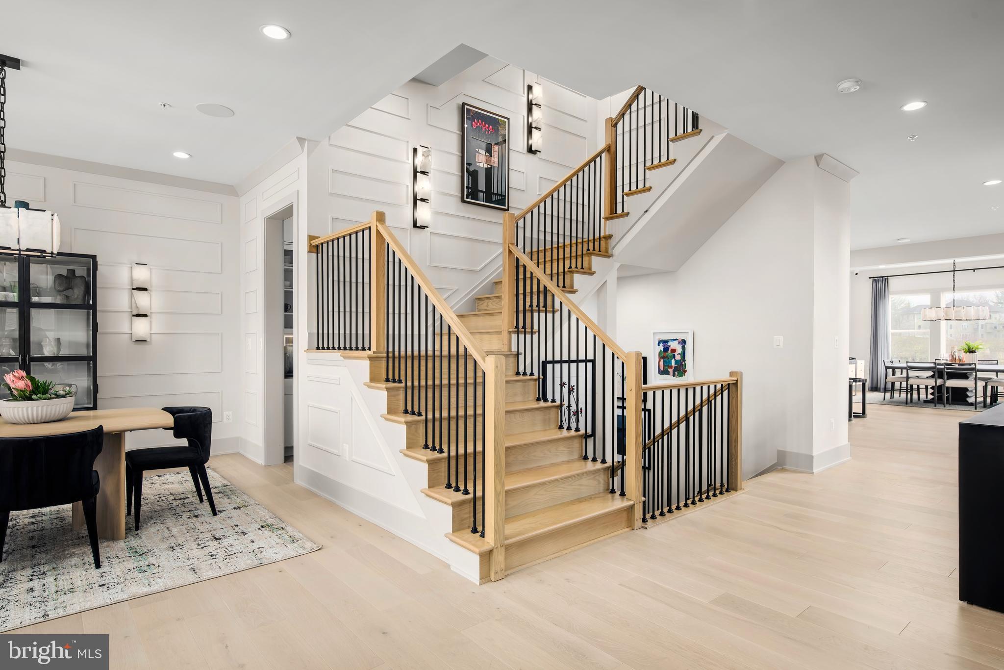 6817 SILVER LINDEN STREET