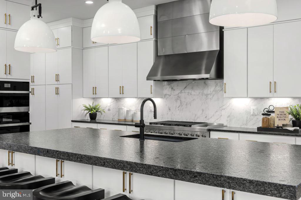 12118 HANSON FARM DRIVE